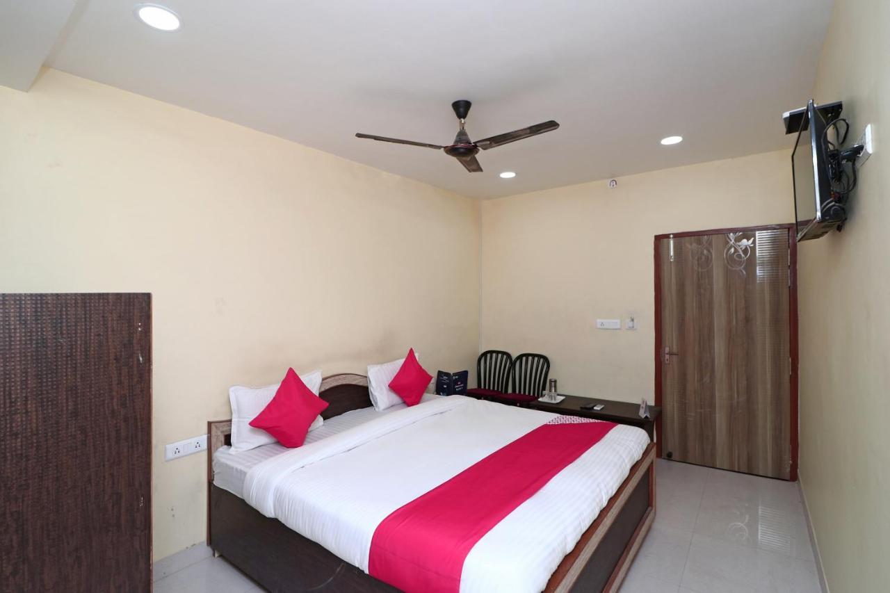 Oyo 15355 Govind Guest House Gorakhpur Exterior foto