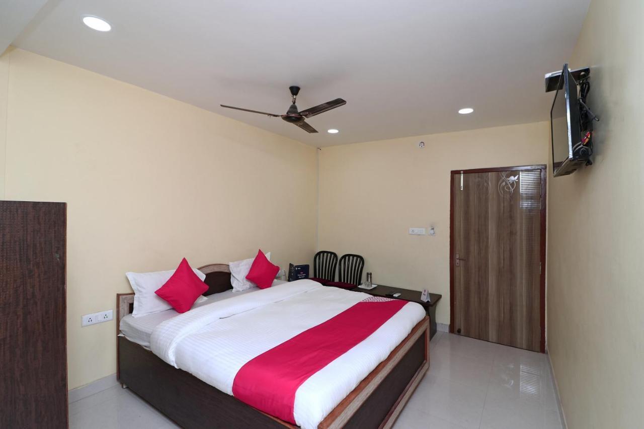 Oyo 15355 Govind Guest House Gorakhpur Exterior foto