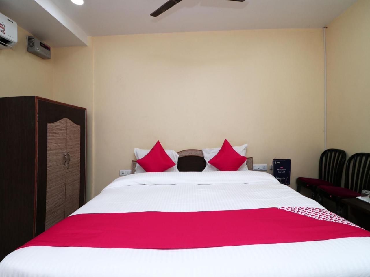 Oyo 15355 Govind Guest House Gorakhpur Exterior foto